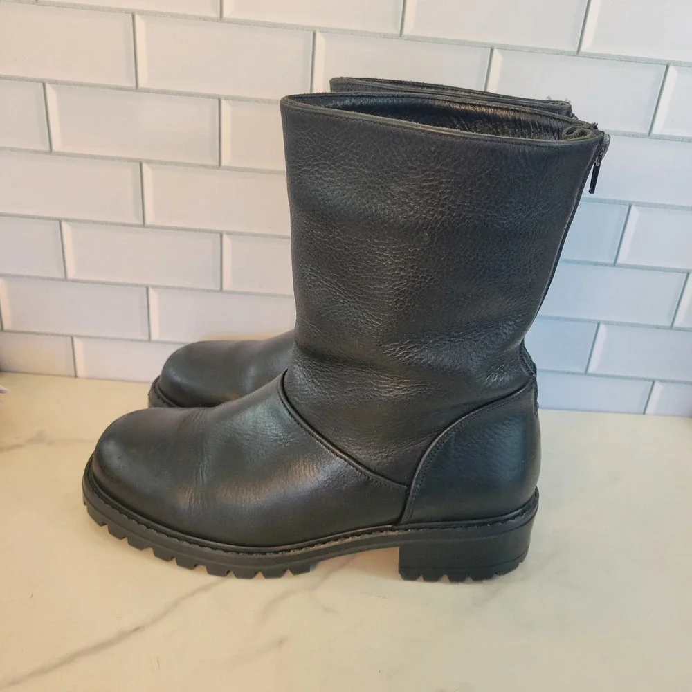 LL Bean Womens Black Leather Lug Sole Boots Size 9 Wide Rear Zip Canada Rugged